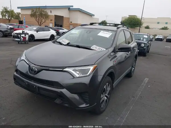 JTMZFREVXHJ107299 2017 TOYOTA RAV 4 - Image 2