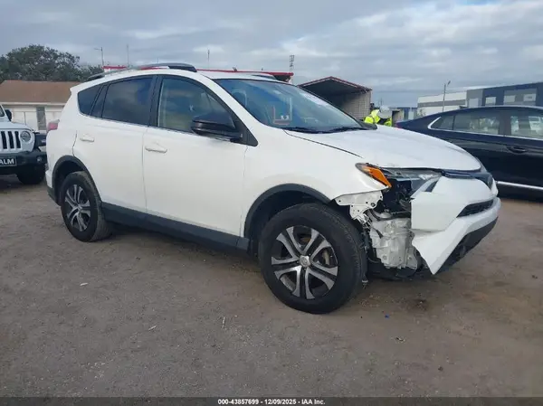 JTMZFREVXHJ125673 2017 TOYOTA RAV 4 - Image 1