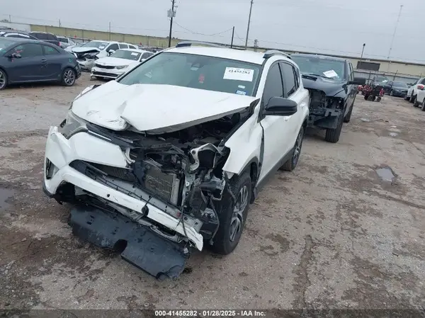 JTMZFREVXHJ129965 2017 TOYOTA RAV 4 - Image 2