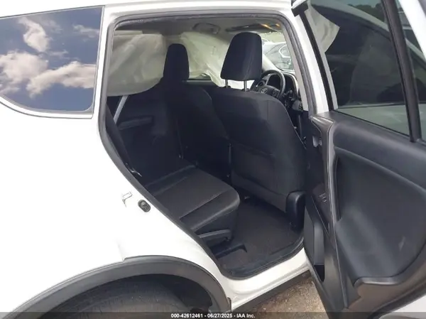 JTMZFREVXHJ141100 2017 TOYOTA RAV 4 - Image 8