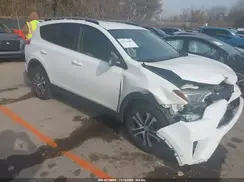 JTMZFREVXHJ708258 2017 TOYOTA RAV 4