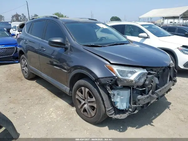 JTMZFREVXJJ153768 2018 TOYOTA RAV 4 - Image 1