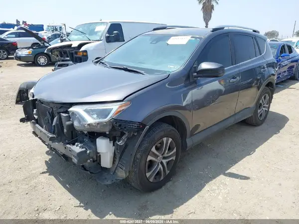 JTMZFREVXJJ153768 2018 TOYOTA RAV 4 - Image 2
