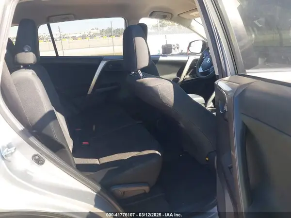 JTMZFREVXJJ196183 2018 TOYOTA RAV 4 - Image 8