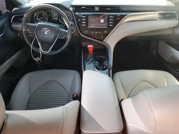 JTNB11HK0J3000772 2018 TOYOTA CAMRY - Image 8
