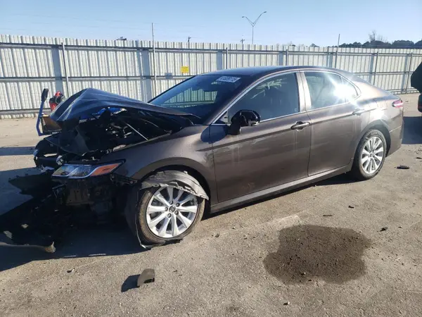 JTNB11HK0J3001548 2018 TOYOTA CAMRY - Image 1