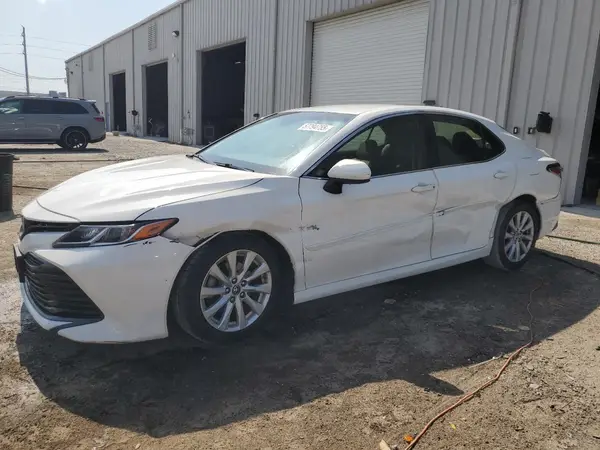 JTNB11HK0J3001680 2018 TOYOTA CAMRY - Image 1