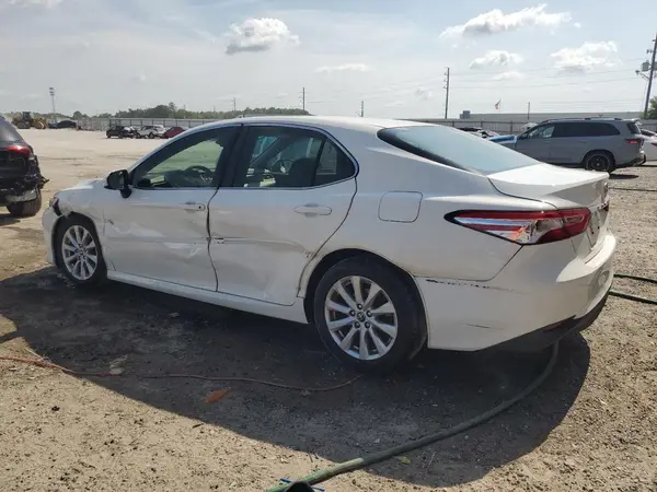 JTNB11HK0J3001680 2018 TOYOTA CAMRY - Image 2