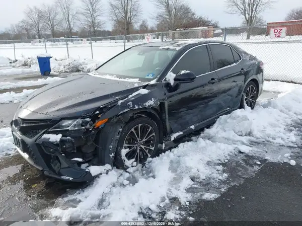 JTNB11HK0J3001971 2018 TOYOTA CAMRY - Image 2