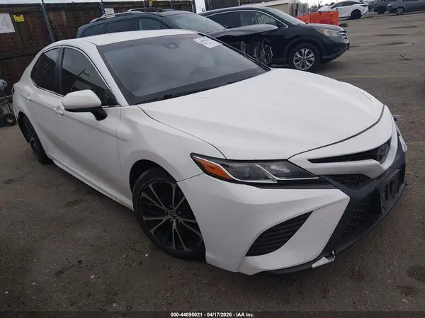 JTNB11HK0J3003798 2018 TOYOTA CAMRY - Image 1