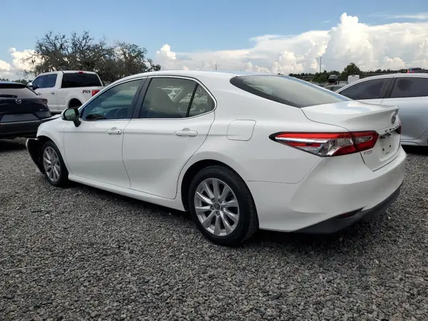 JTNB11HK0J3004093 2018 TOYOTA CAMRY - Image 2