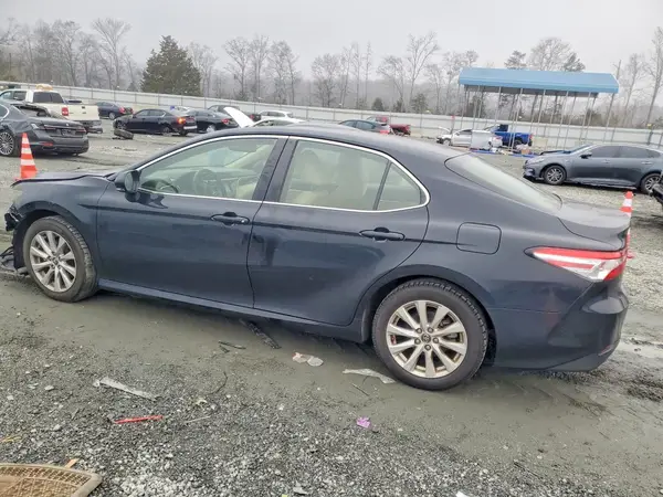 JTNB11HK0J3004319 2018 TOYOTA CAMRY - Image 2