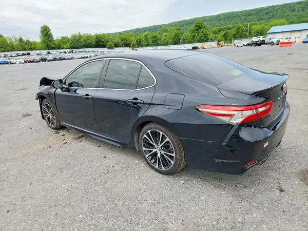 JTNB11HK0J3004384 2018 TOYOTA CAMRY - Image 2