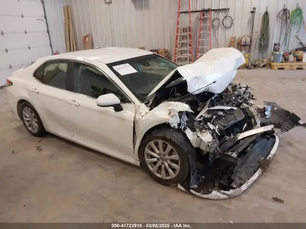 JTNB11HK0J3004675 2018 TOYOTA CAMRY - Image 1