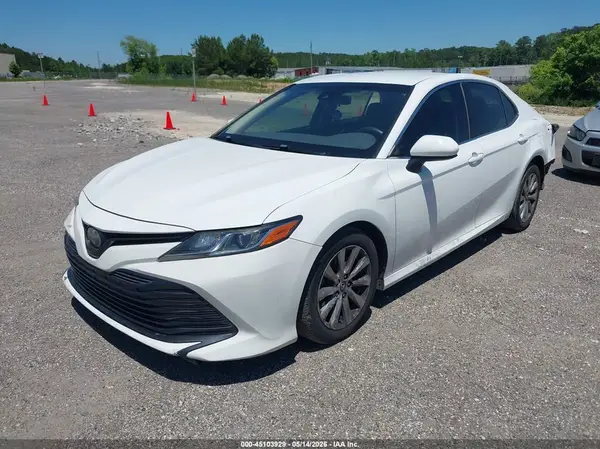 JTNB11HK0J3005017 2018 TOYOTA CAMRY - Image 2