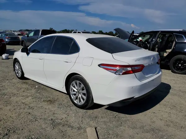 JTNB11HK0J3005230 2018 TOYOTA CAMRY - Image 2