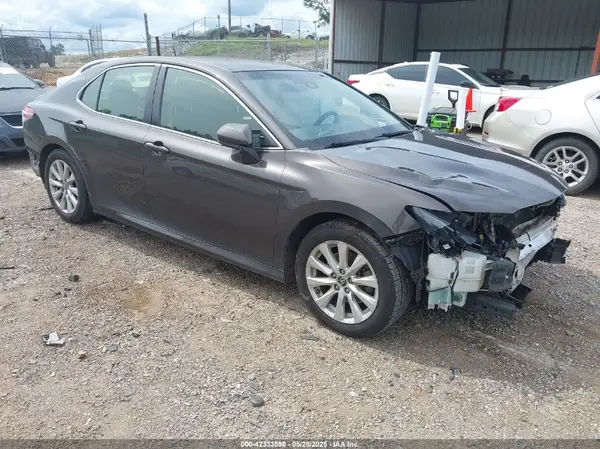 JTNB11HK0J3005616 2018 TOYOTA CAMRY - Image 1