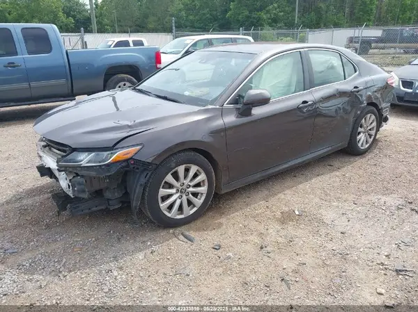 JTNB11HK0J3005616 2018 TOYOTA CAMRY - Image 2
