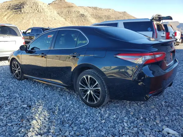JTNB11HK0J3007432 2018 TOYOTA CAMRY - Image 2