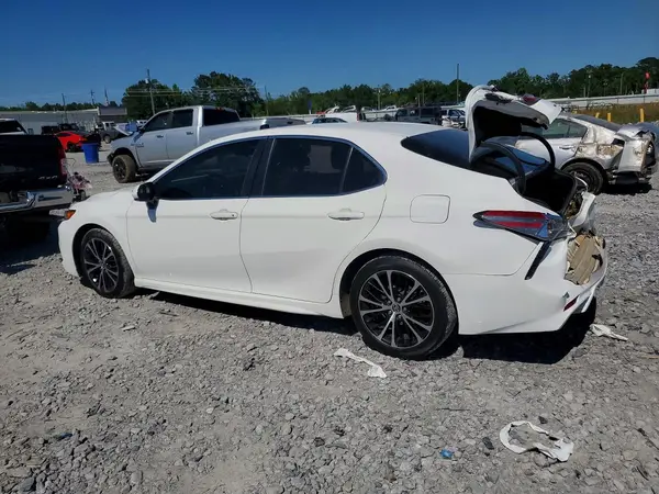 JTNB11HK0J3007639 2018 TOYOTA CAMRY - Image 2