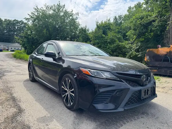 JTNB11HK0J3007642 2018 TOYOTA CAMRY - Image 1