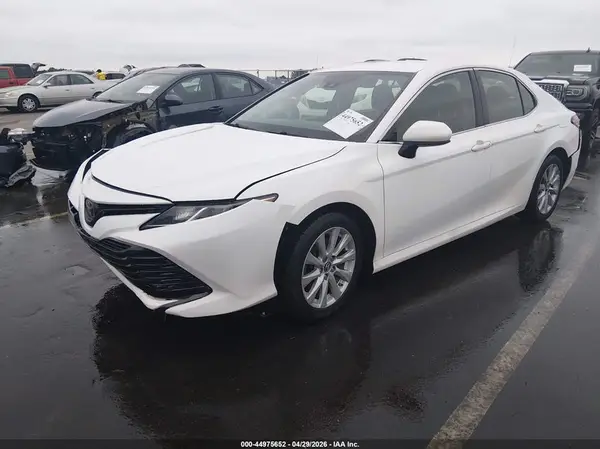 JTNB11HK0J3010055 2018 TOYOTA CAMRY - Image 2