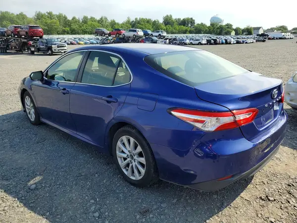 JTNB11HK0J3011187 2018 TOYOTA CAMRY - Image 2
