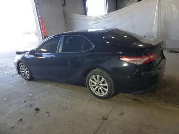 JTNB11HK0J3011559 2018 TOYOTA CAMRY - Image 2