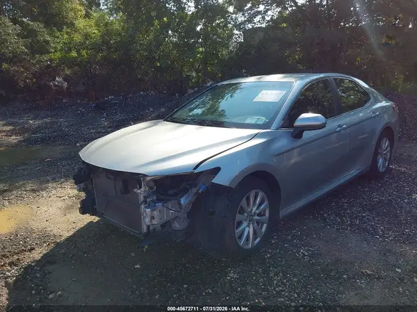 JTNB11HK0J3011657 2018 TOYOTA CAMRY - Image 2