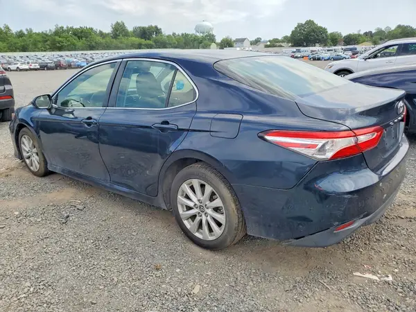 JTNB11HK0J3011660 2018 TOYOTA CAMRY - Image 2