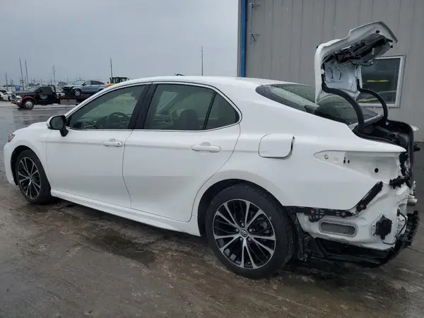 JTNB11HK0J3014008 2018 TOYOTA CAMRY - Image 2