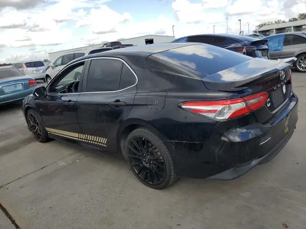 JTNB11HK0J3014025 2018 TOYOTA CAMRY - Image 2