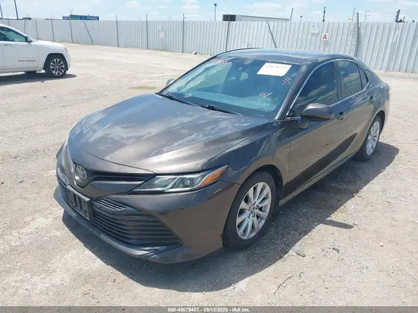 JTNB11HK0J3014543 2018 TOYOTA CAMRY - Image 2