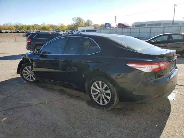 JTNB11HK0J3015434 2018 TOYOTA CAMRY - Image 2