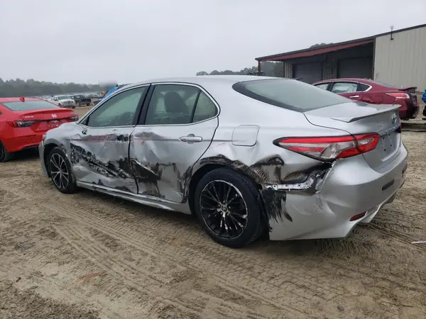 JTNB11HK0J3015577 2018 TOYOTA CAMRY - Image 2
