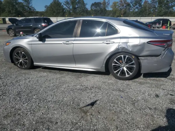 JTNB11HK0J3016227 2018 TOYOTA CAMRY - Image 2