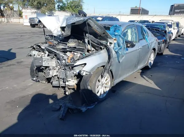 JTNB11HK0J3017216 2018 TOYOTA CAMRY - Image 2