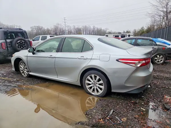 JTNB11HK0J3017393 2018 TOYOTA CAMRY - Image 2