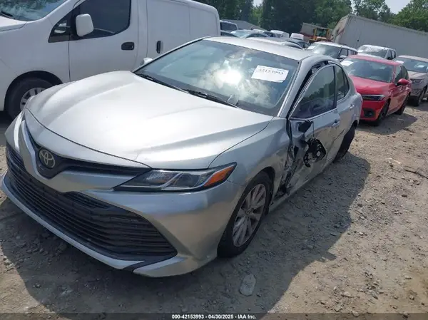 JTNB11HK0J3018544 2018 TOYOTA CAMRY - Image 2