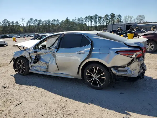 JTNB11HK0J3019161 2018 TOYOTA CAMRY - Image 2