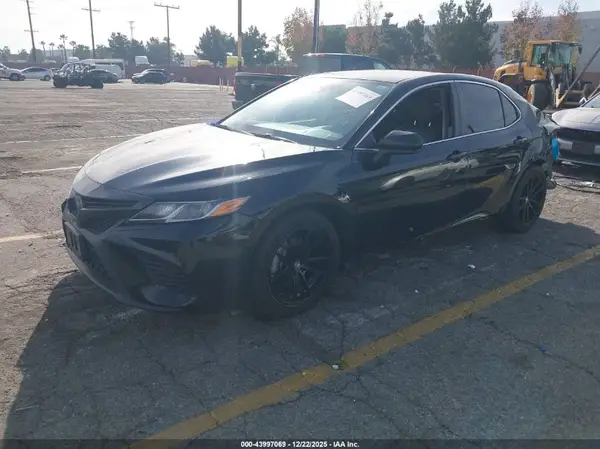 JTNB11HK0J3019175 2018 TOYOTA CAMRY - Image 2