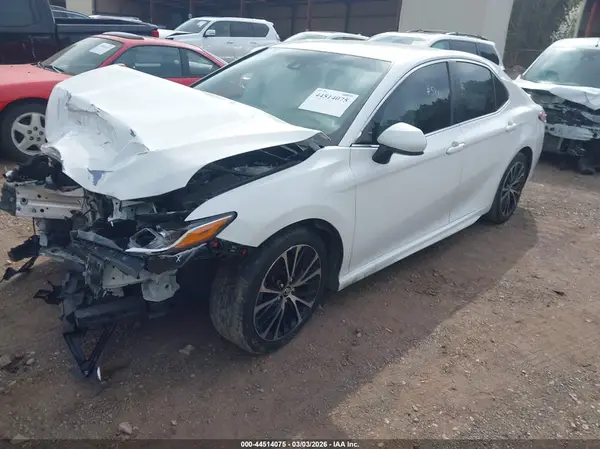JTNB11HK0J3019337 2018 TOYOTA CAMRY - Image 2