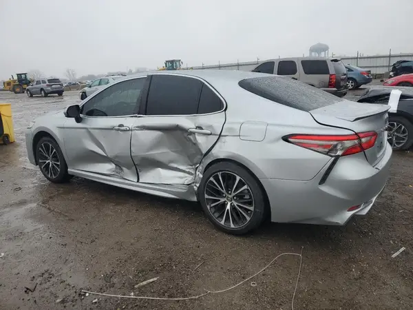 JTNB11HK0J3019810 2018 TOYOTA CAMRY - Image 2