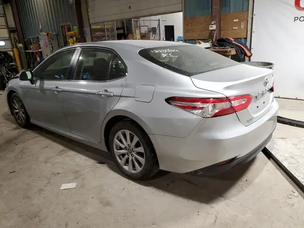 JTNB11HK0J3020407 2018 TOYOTA CAMRY - Image 2