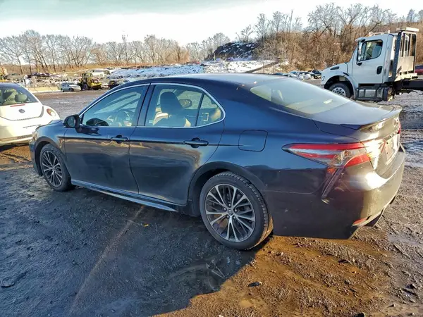 JTNB11HK0J3023470 2018 TOYOTA CAMRY - Image 2