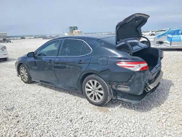 JTNB11HK0J3024263 2018 TOYOTA CAMRY - Image 2