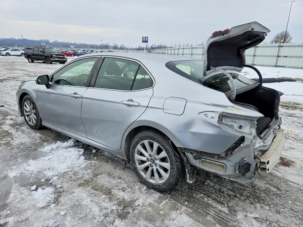 JTNB11HK0J3024425 2018 TOYOTA CAMRY - Image 2