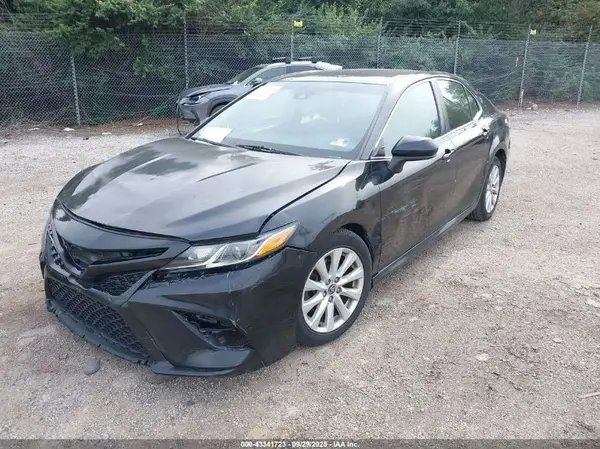 JTNB11HK0J3025204 2018 TOYOTA CAMRY - Image 2