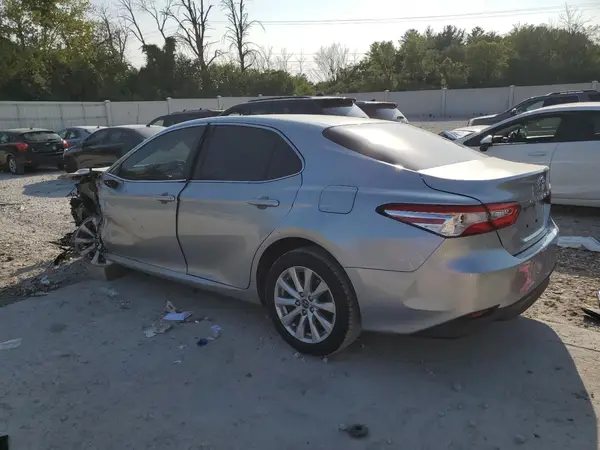 JTNB11HK0J3025381 2018 TOYOTA CAMRY - Image 2