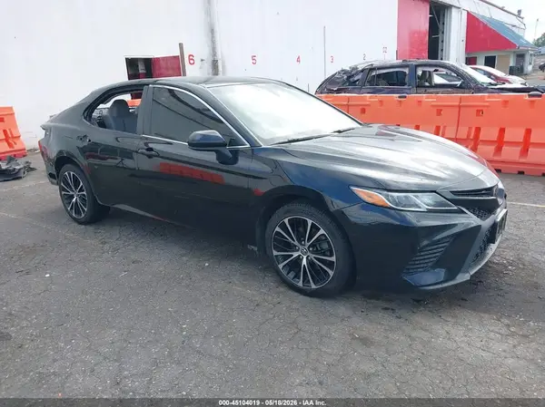 JTNB11HK0J3025784 2018 TOYOTA CAMRY - Image 1